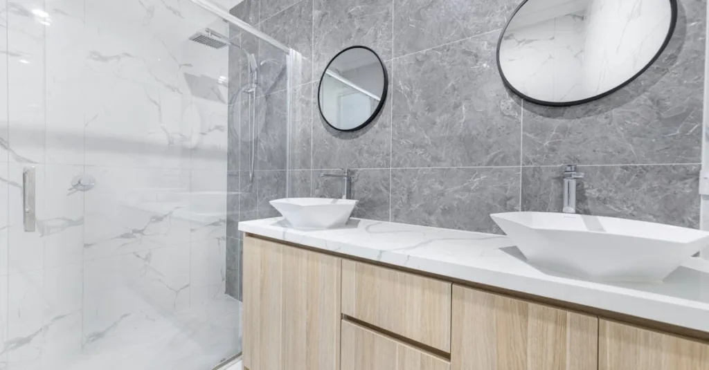 découvrez nos conseils et astuces pour réussir votre rénovation de salle de bain en diy, étape par étape, et transformez votre espace facilement et à petit budget.