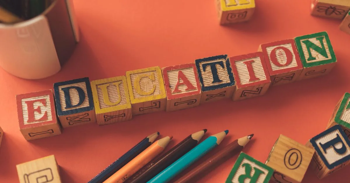 découvrez l'importance de l'alphabétisation précoce et comment elle favorise le développement cognitif et linguistique des jeunes enfants.